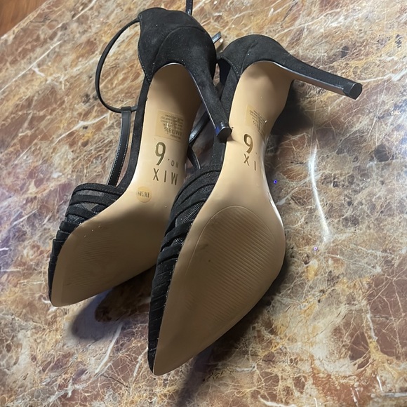 Heel’s shoes women I wore it once time with box size 8 m - Picture 8 of 11